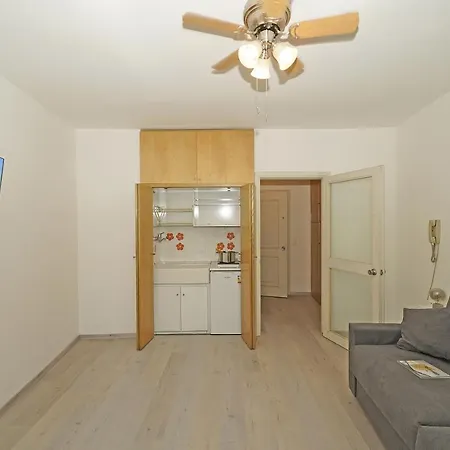 Apartment Studio Poeta Gardone Riviera